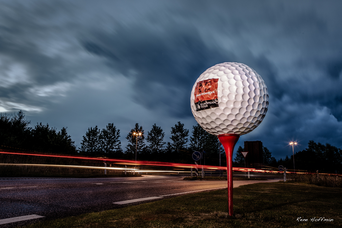 Spiller skak kæmpe samling Kæmpe golfbolde hitter på sociale medier - Ibsens Fabrikker